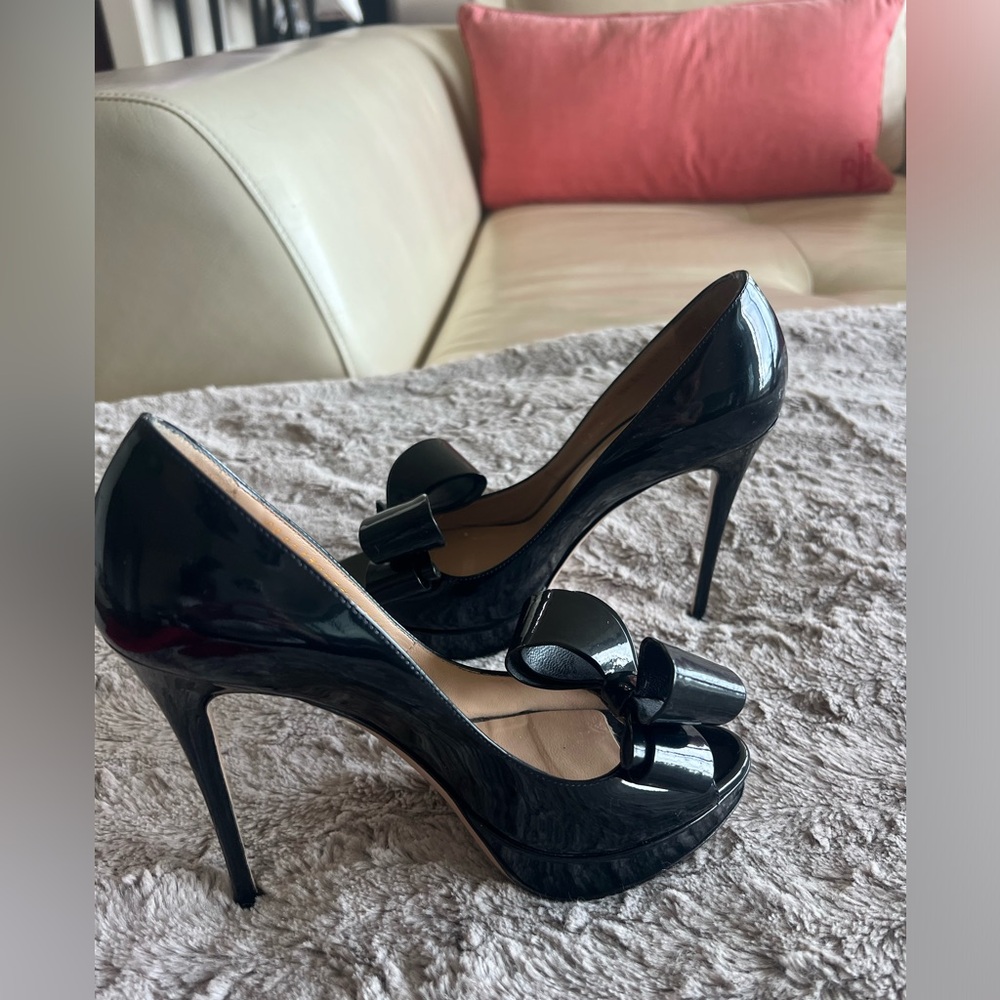 Valentino authentic patent leather bow stiletto heels - Picture 6 of 15
